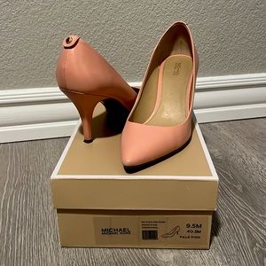 Michael Kors Flex Mid Pump 9.5